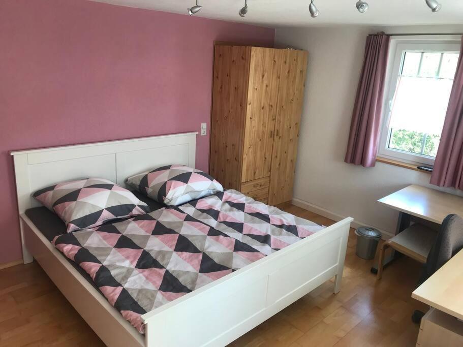 Ferienzimmer Oelhaf In Rose Self Check-in Mit Key-tresore