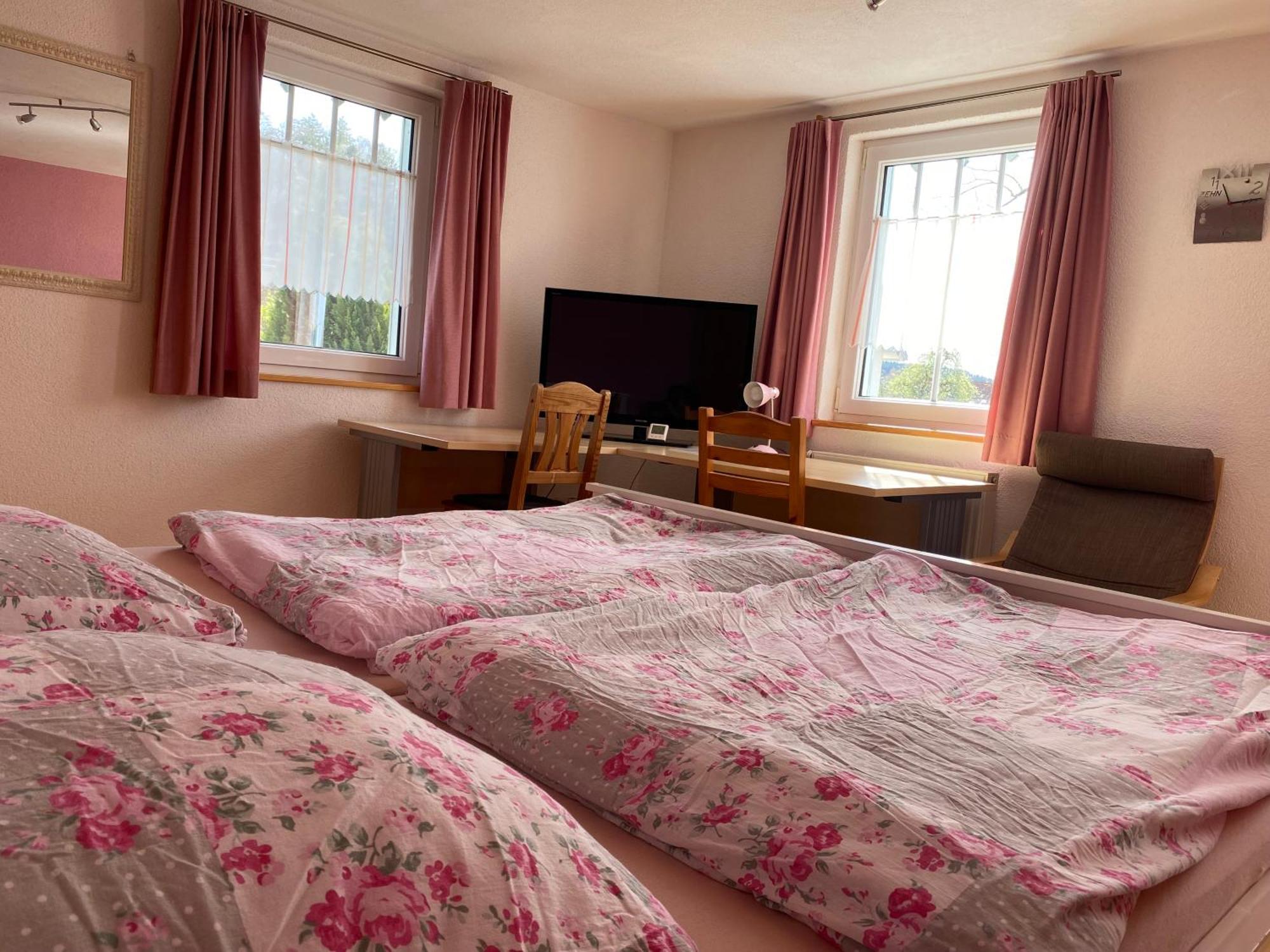 Ferienzimmer Oelhaf In Rose Self Check-in Mit Key-tresore
