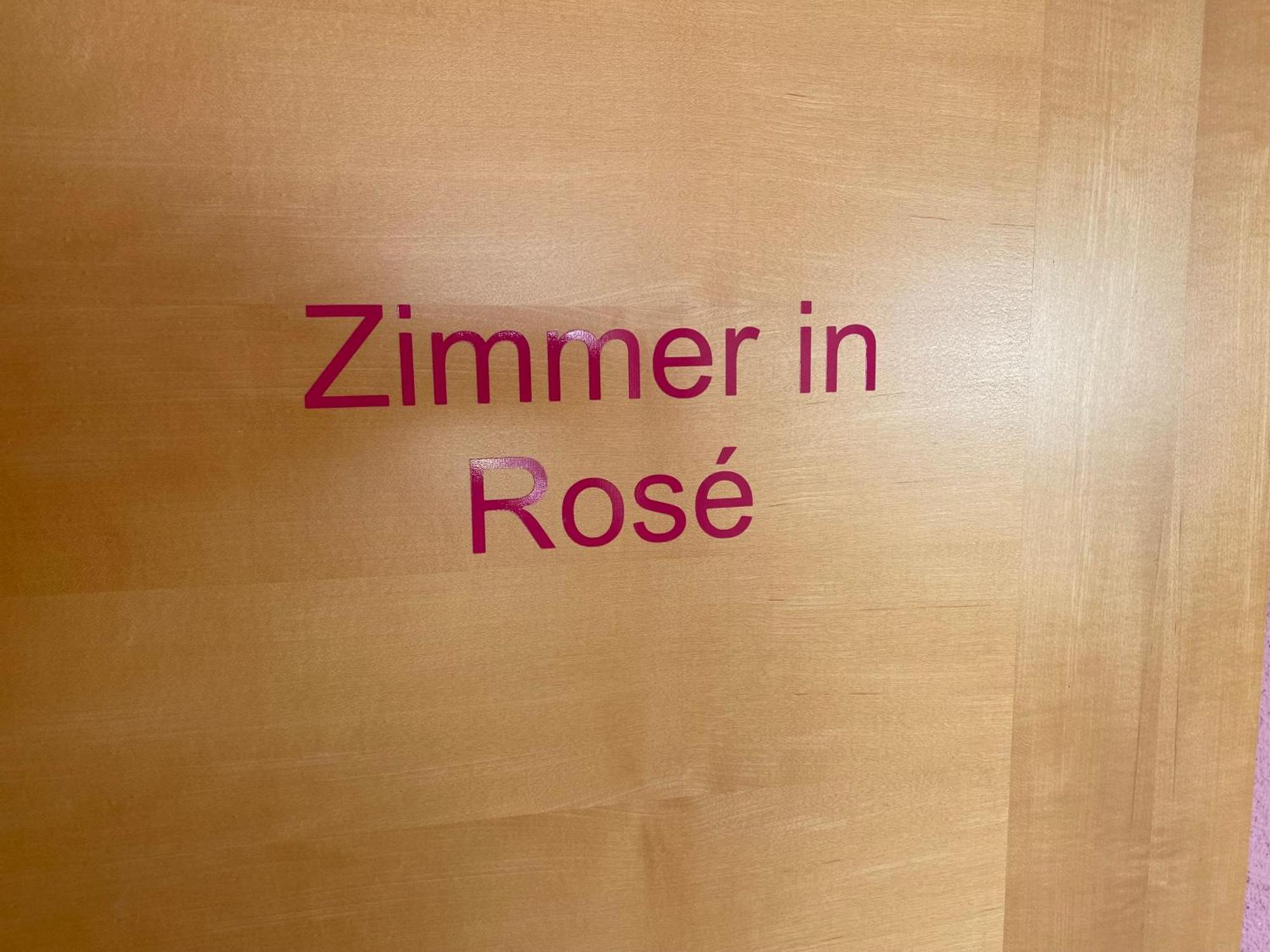 Ferienzimmer Oelhaf In Rose Self Check-in Mit Key-tresore Apartment